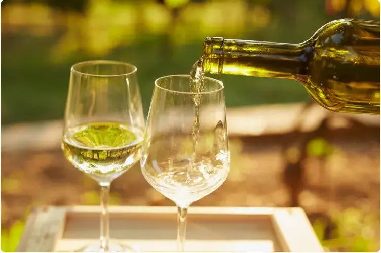 Eccellenti-Vini-Bianchi-Sotto-i-10-Euro-Una-Selezione-di-WineHundred Winehundred